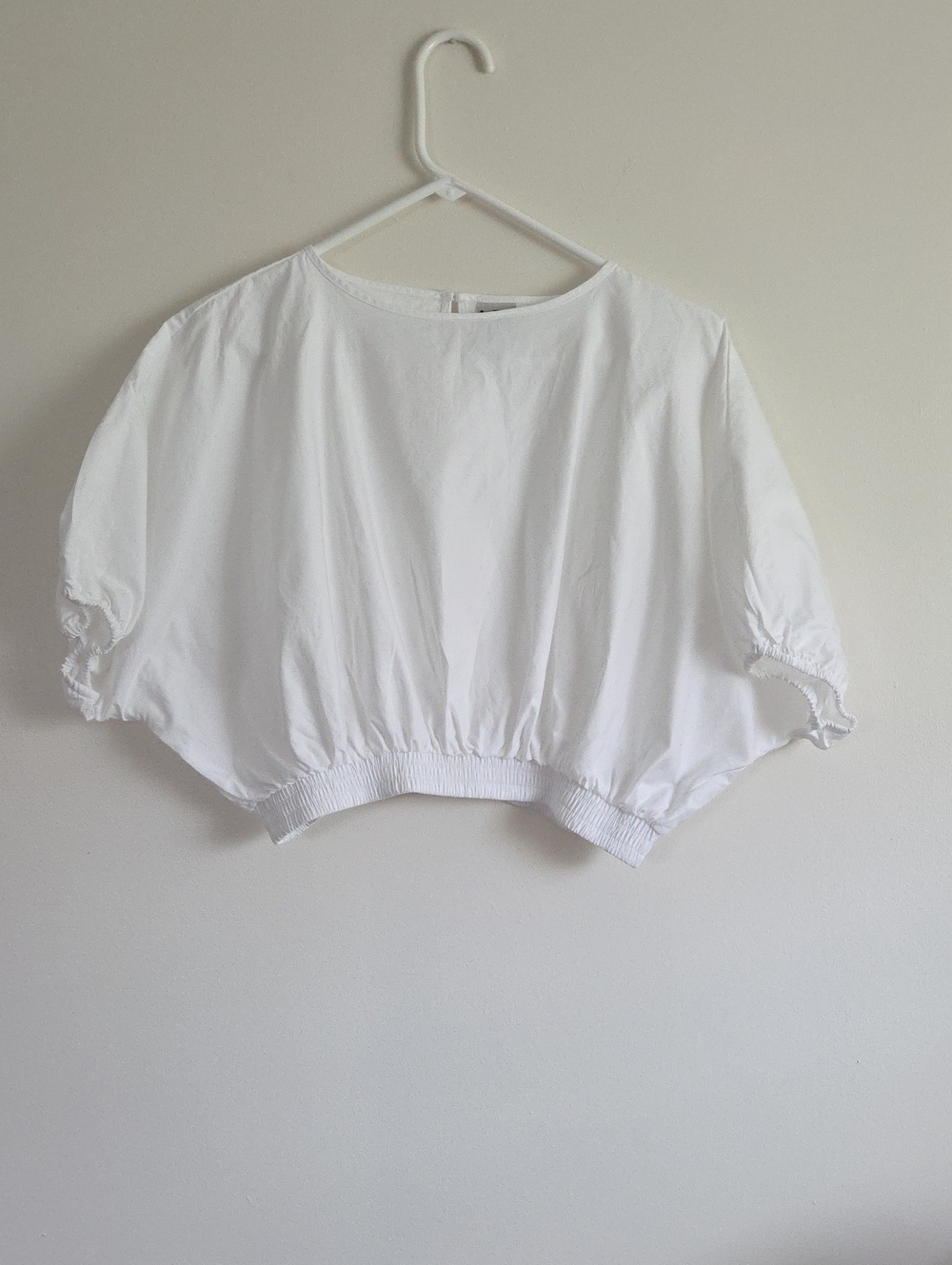 Worthington White Cropped Puff Sleeve Top